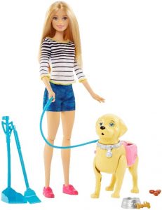 Barbie a spasso col cane